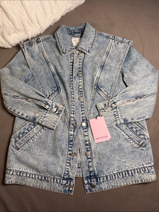 Avec Les Filles Jackets & Blazers - Avec Les Filles 80s Style Light Acid-Wash Blue Denim Jacket